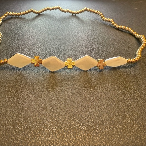 Pretty Bird Jewelry Jewelry - Gold and White Beaded Stretch Bracelet